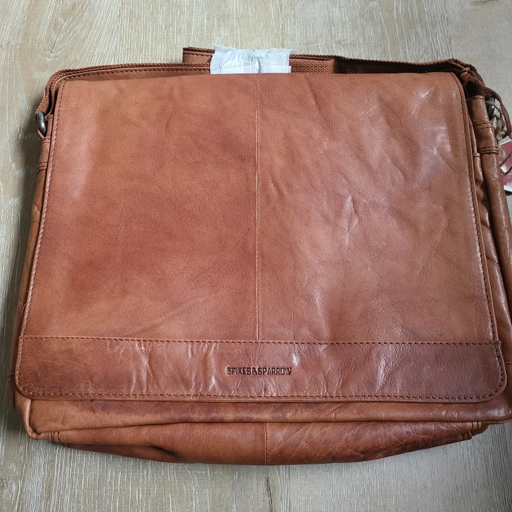 Spikes and Sparrow Noah 100% Leather Flap Shoulder Crossbody Bag
